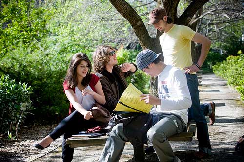 la_trobe_students_working_on_campus